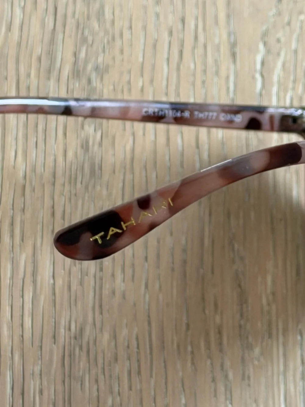 TAHARI TH777 UV Protective Women's Cat Eye Sunglasses